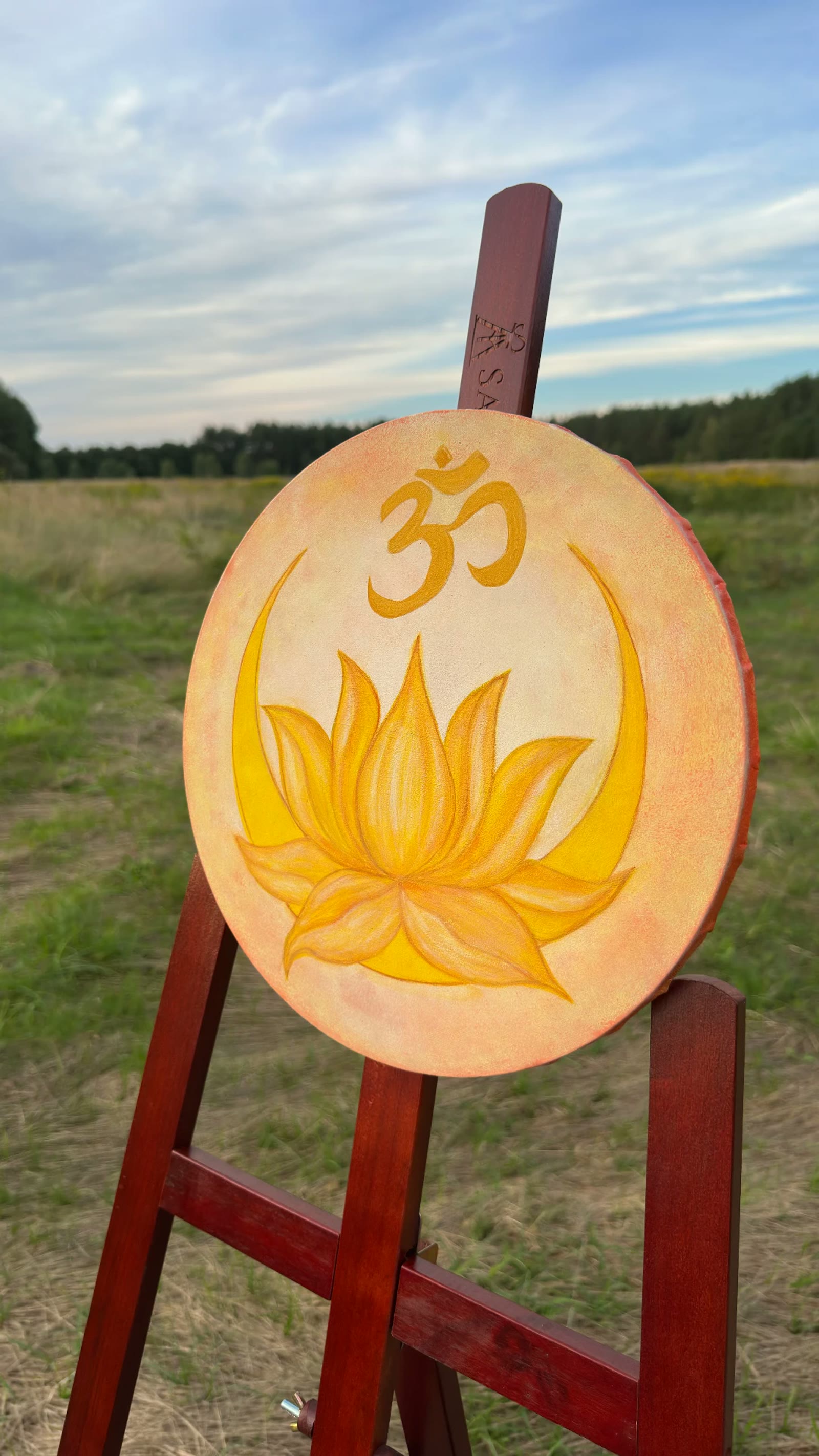 Om ir lotoso mandala vakaro šviesoje